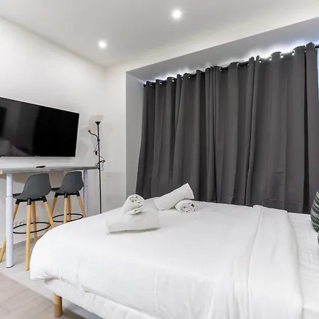 Apartman De Charme Au Coeur Des Batignolles